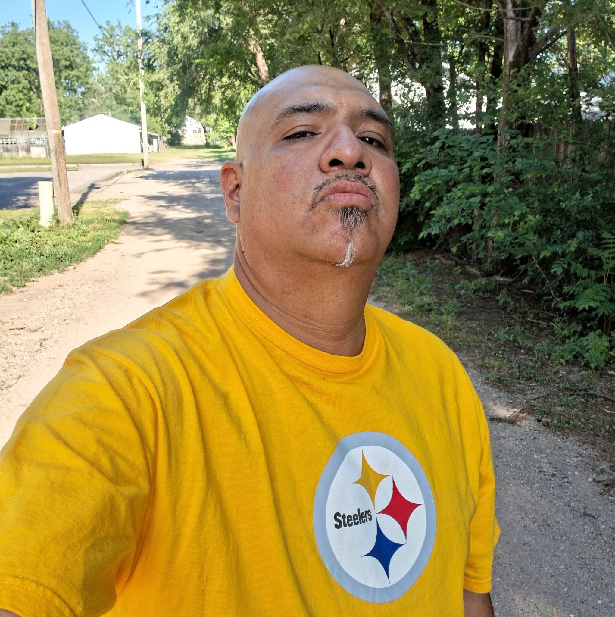 Joaquin Chavez - SMDH CAN YOU SAY A LIL PRAYER FOR ME... | Facebook