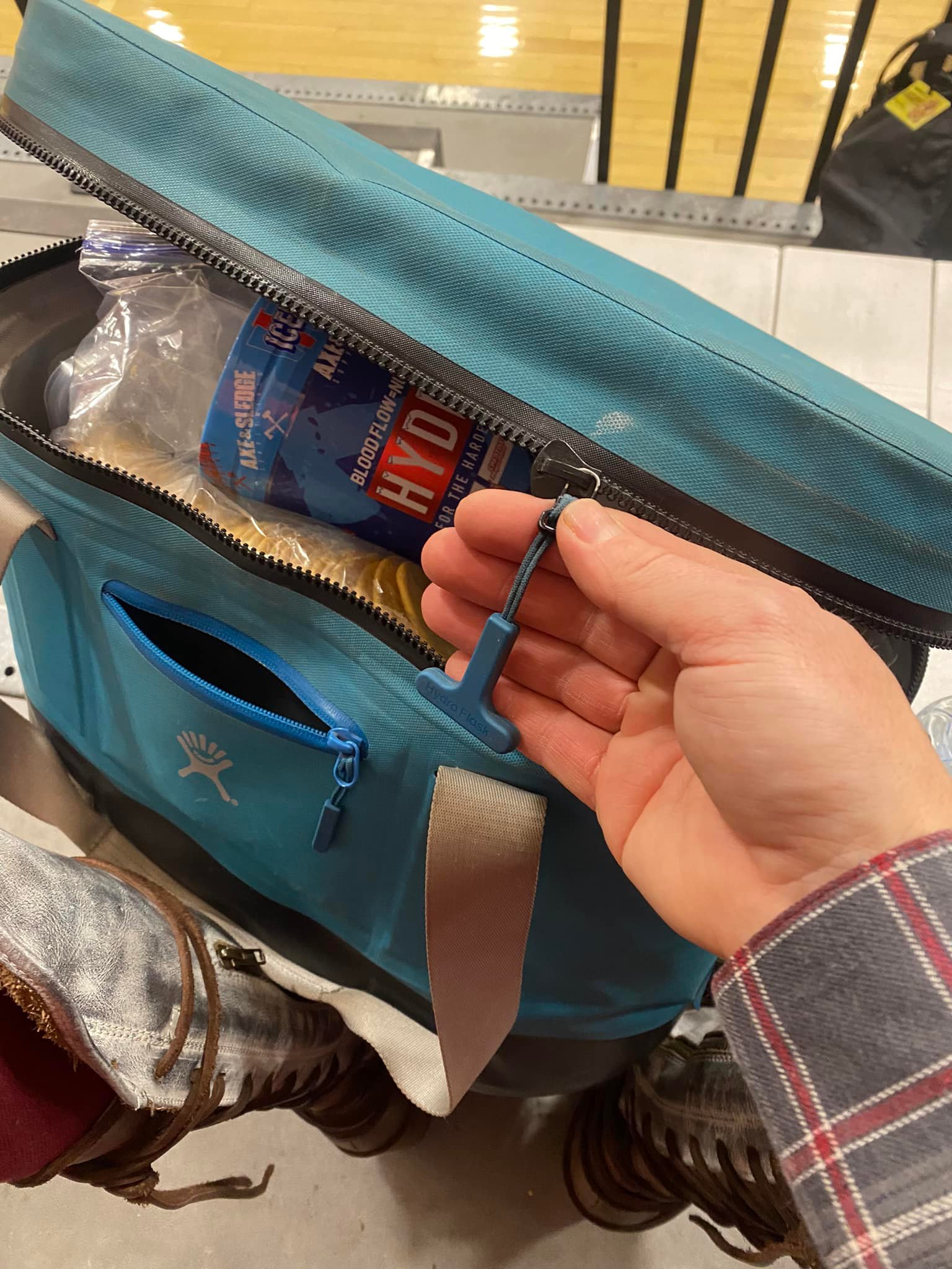 yeti big bag Daytrip Packable Lunch Bag, Wave Blue: Home & Kitchen club: TRFC Rec Yeti Hopper M15 | Color:C Insulated to keep food