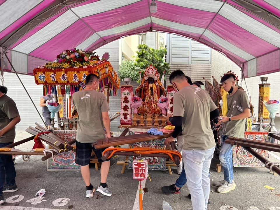 茄萣劉部堂 守玄法壇 三壇小法 - 壬寅年九月初六日 彰化大村 惠安宮 配祀 玄壇元帥 開光進香回駕 祈安遶境... | Facebook