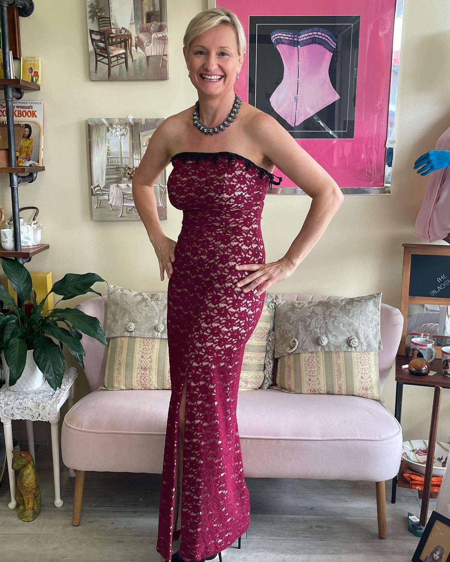 🤍 🔷️ Late 1980s early 1990s navy off-the-shoulder formal dress with stunning white lace appliqué detail and basque-style waistline. Prom season still has room for one more! Size: Tagged 7, fits modern-day