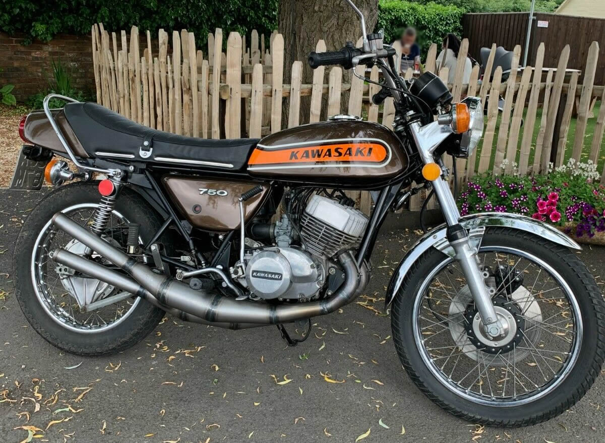 1974 Kawasaki 750 H2B. Comes with both standard and Denco pipes