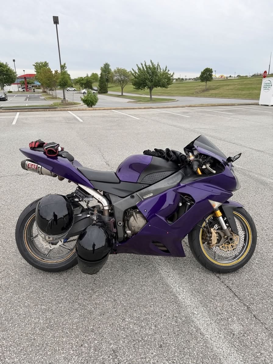 Kawasaki ZX6R and Honda CBR1000RR fairing kits in Kennewick