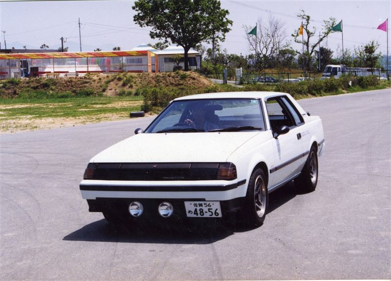 青山 THE IN-BETWEENER In 1978, Toyota released a little car called the