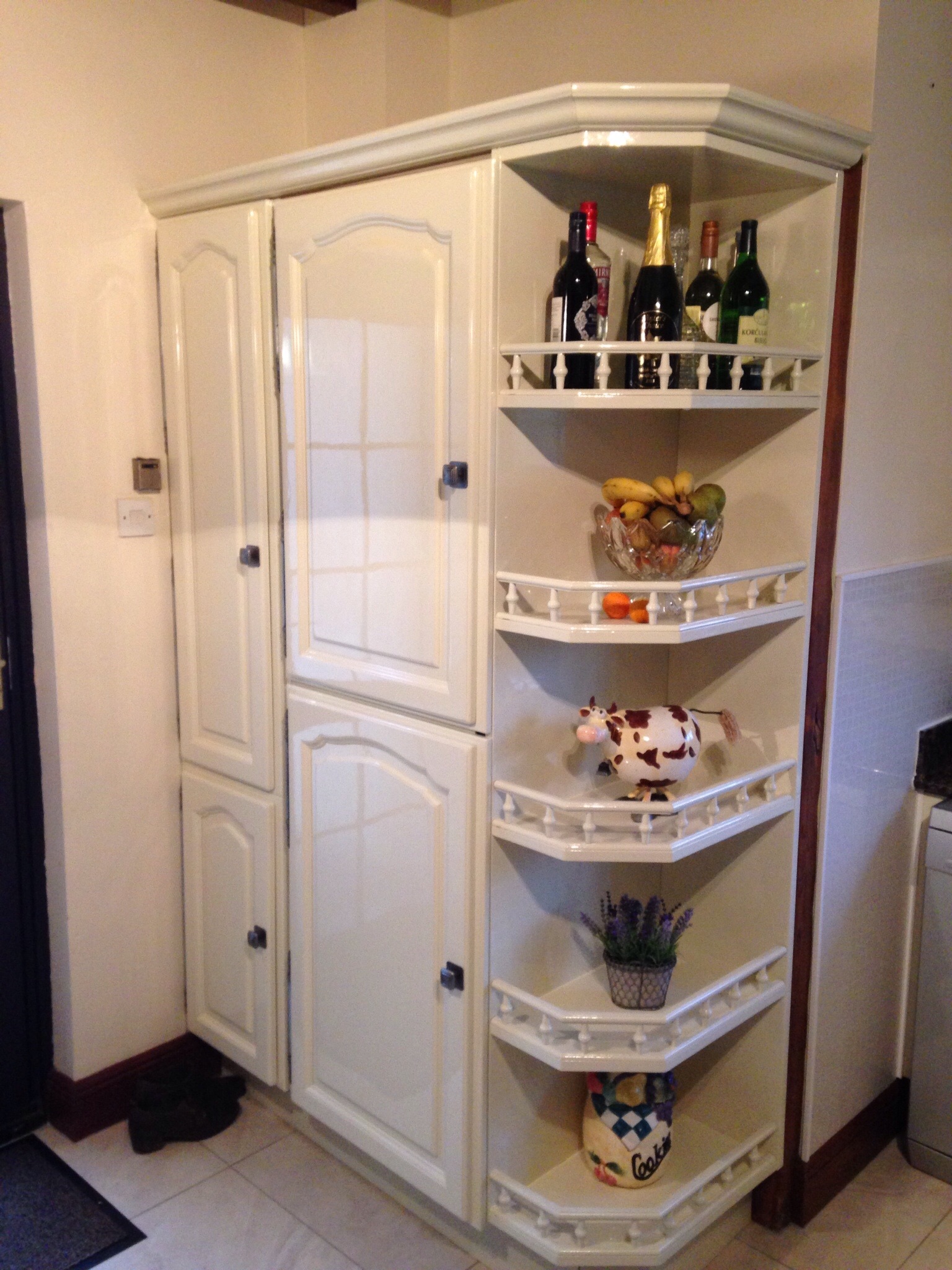 R.B. Kitchens - Kitchens Professionally Refurbished