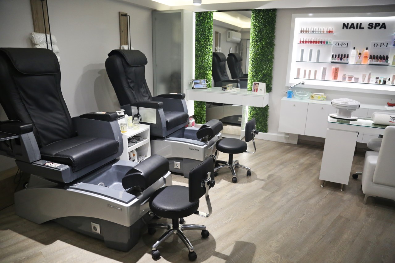 costas-costas-papakostopoulos-coiffure-facebook