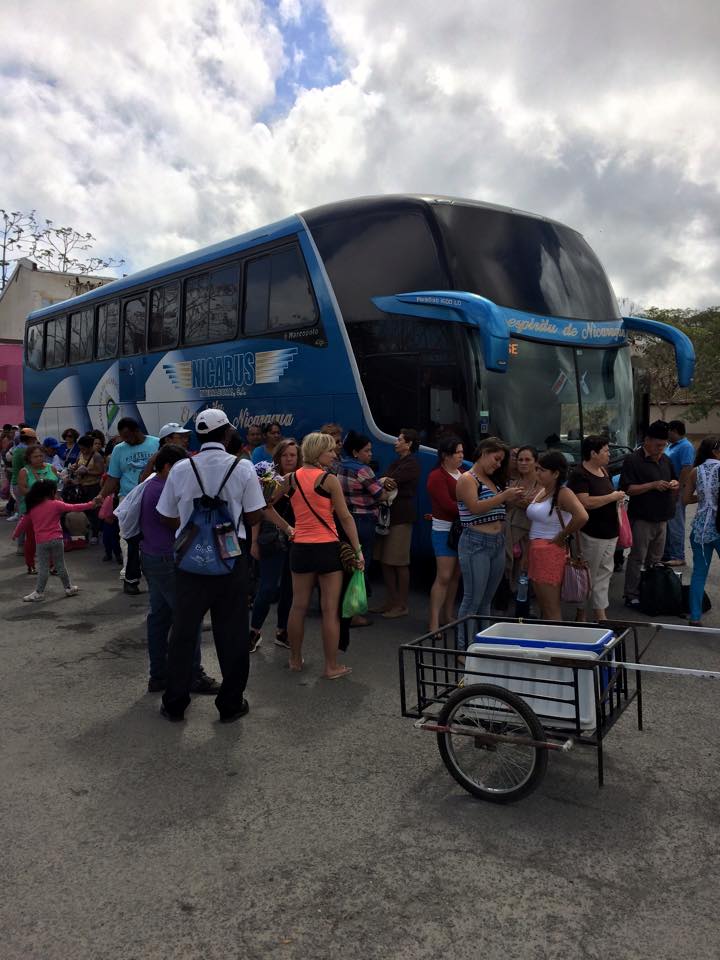 Nicabus - En las fronteras esperando que Migracion nos... | Facebook