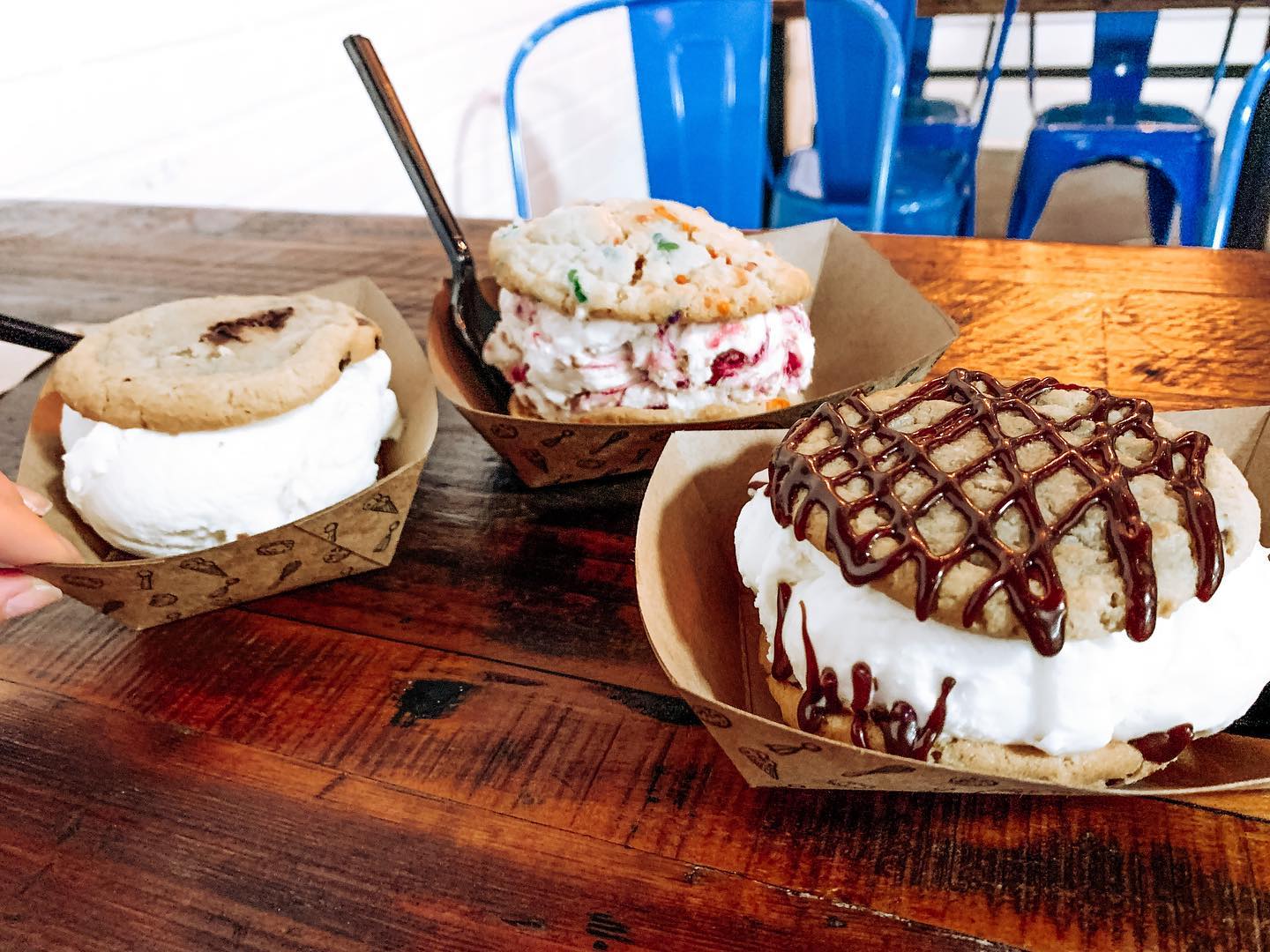 🐻🩷❄️ The Baked Bear! Make your own ice cream sandwich! Pick
