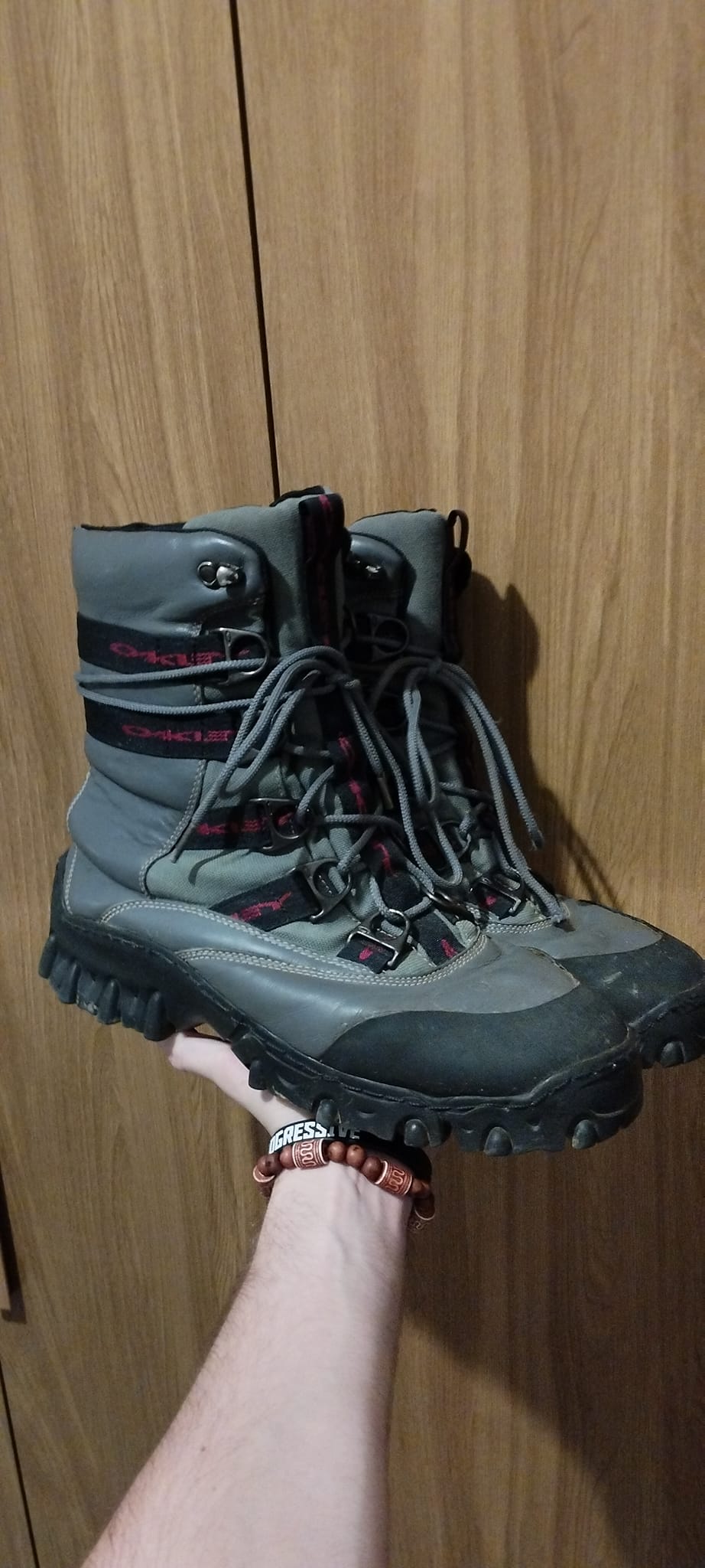 How rare are Oakley Casing boots from 2004?