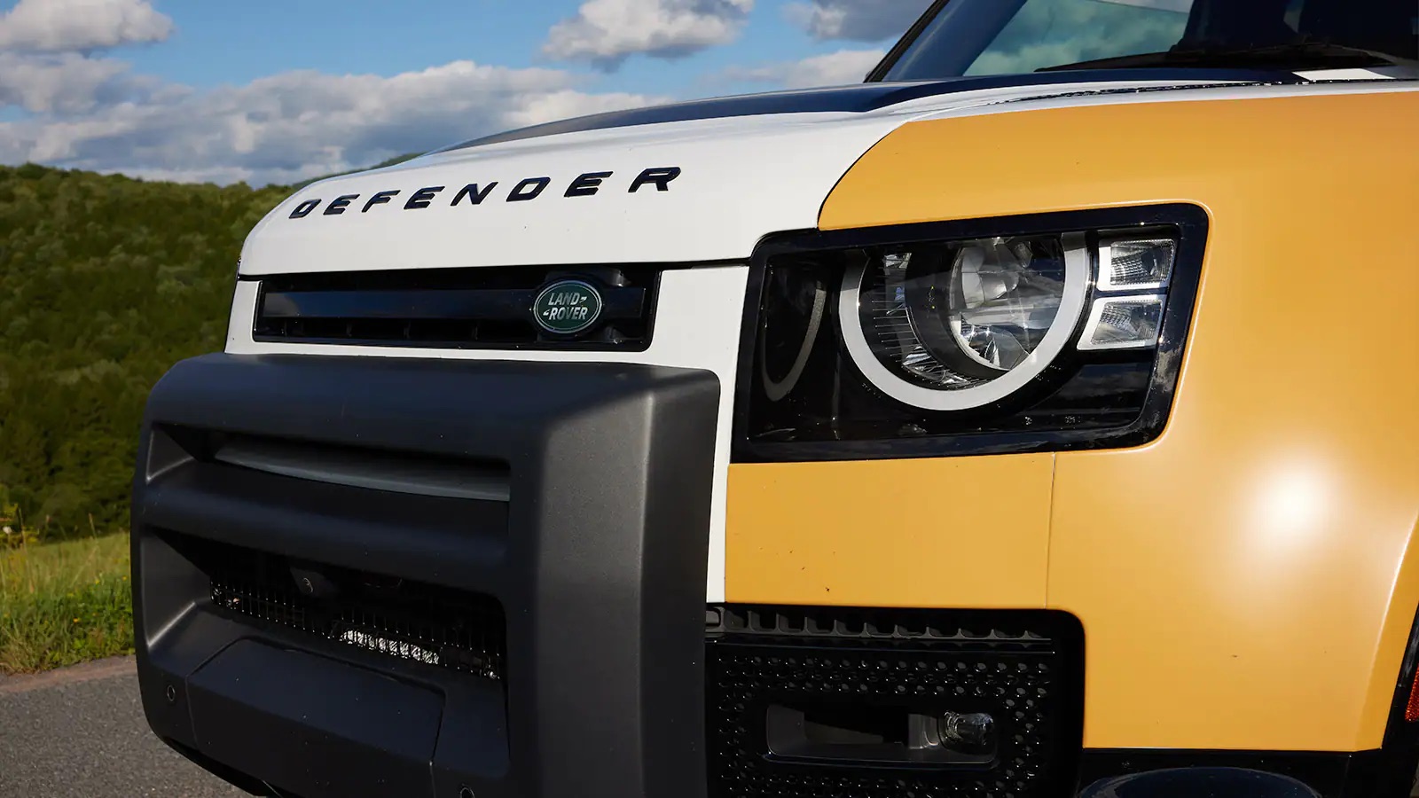 Here is a sneak peek of the 2022... - Land Rover Arrowhead