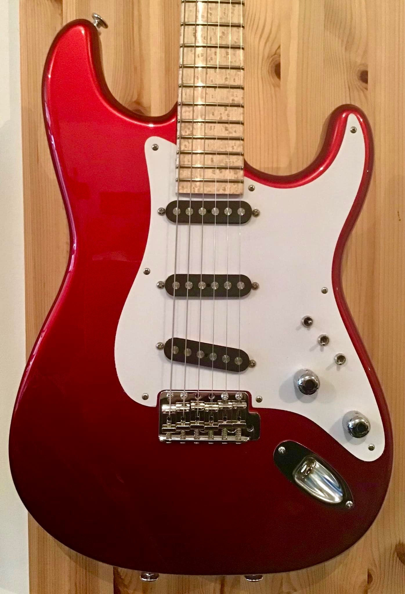 The MO7X Marc Okubo signature model in all its hot pink glory