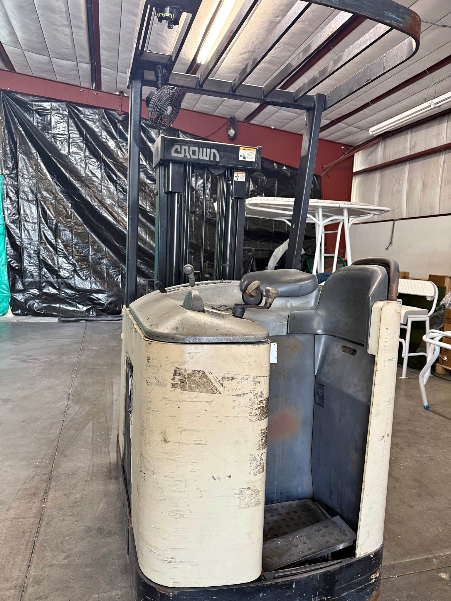 2001 Crown RC 3000 Forklift - Commercial Vehicles - Clearwater, Florida ...