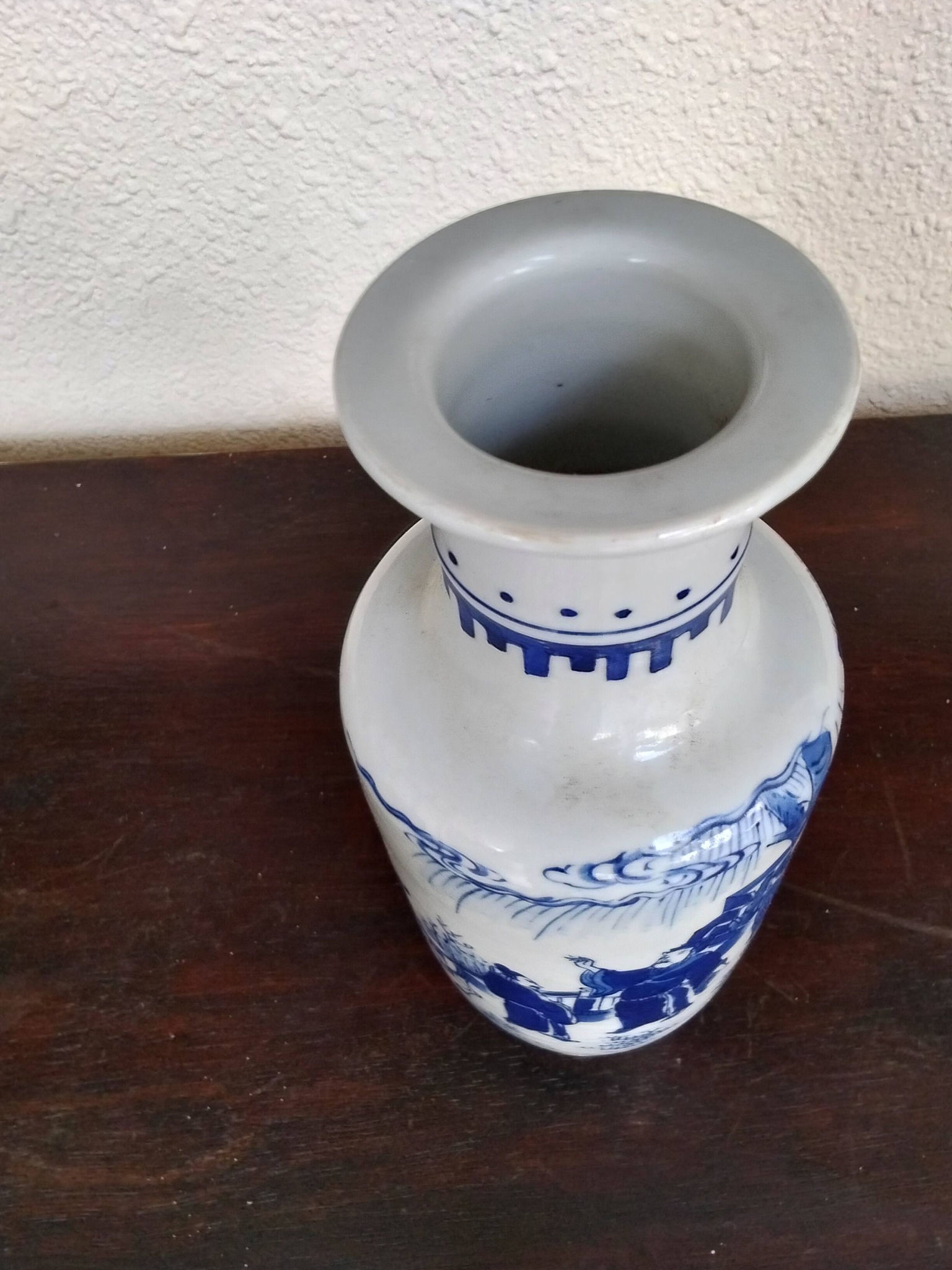清康熙年款青花山水畫陶瓷瓶，附帶藍色設計和景觀圖案