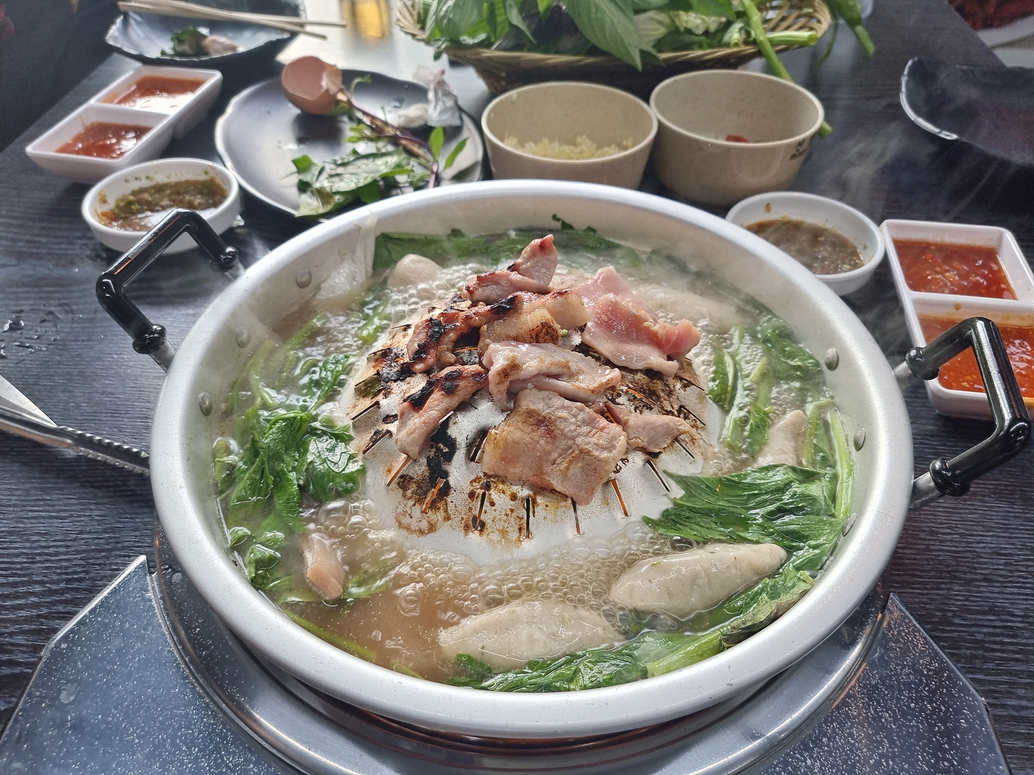 Thai mukata บุฟเฟ่ต์หมูกะทะชางวอน