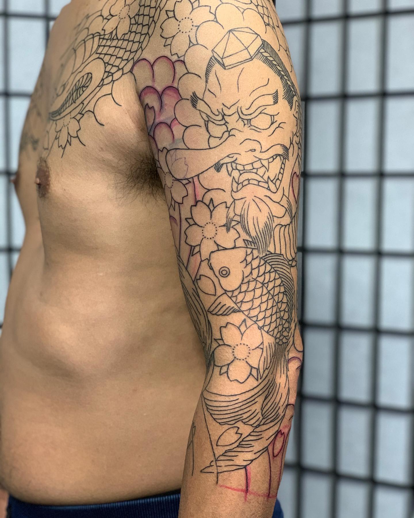 腕ひかえ七分【蛇 金魚 桜 天狗】筋彫り #蛇刺青 #金魚刺青 #桜刺青