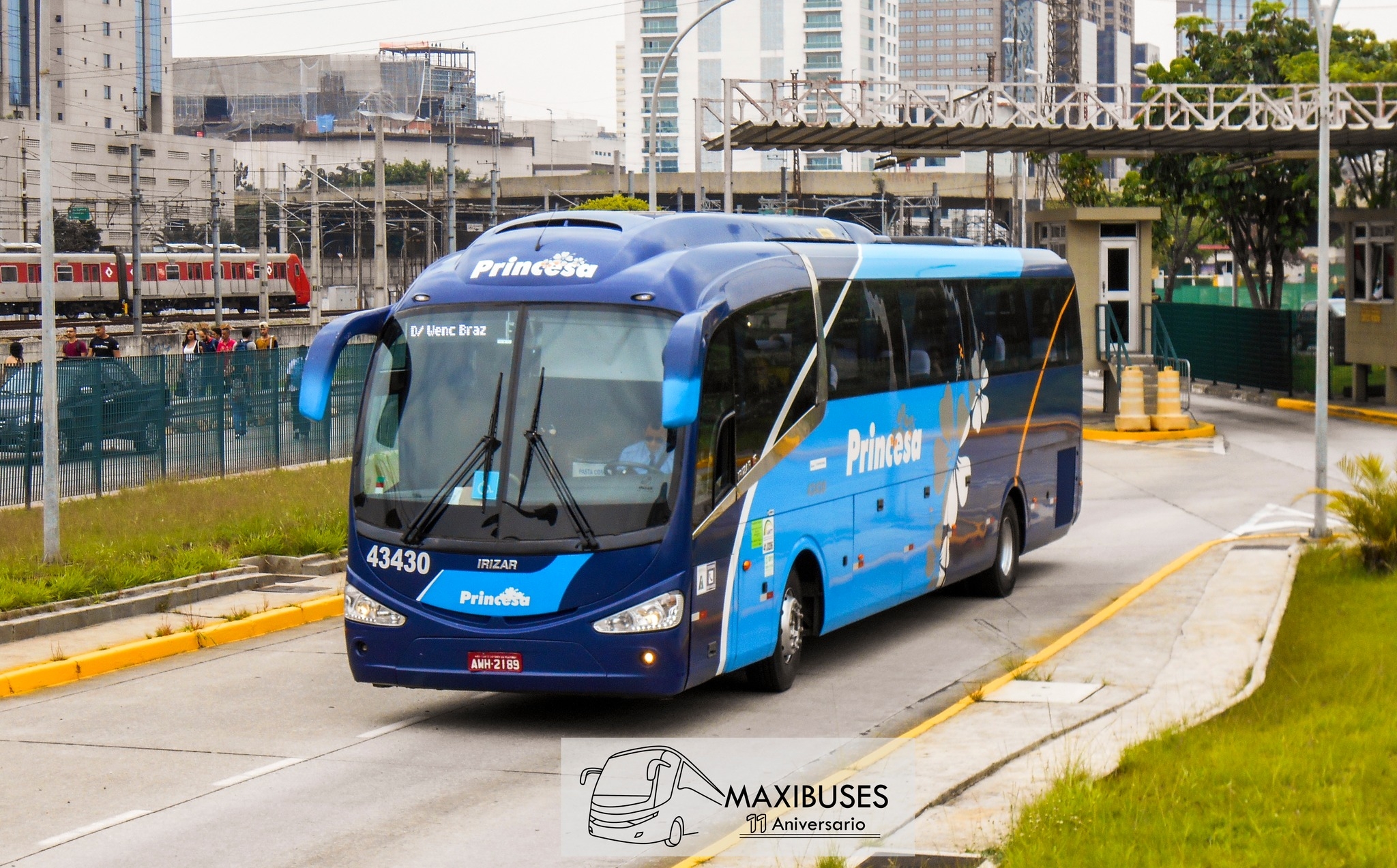 Maxibuses