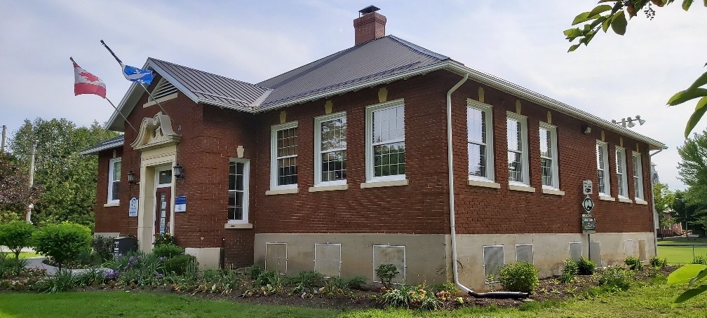 Bibliotheque Stanbridge East