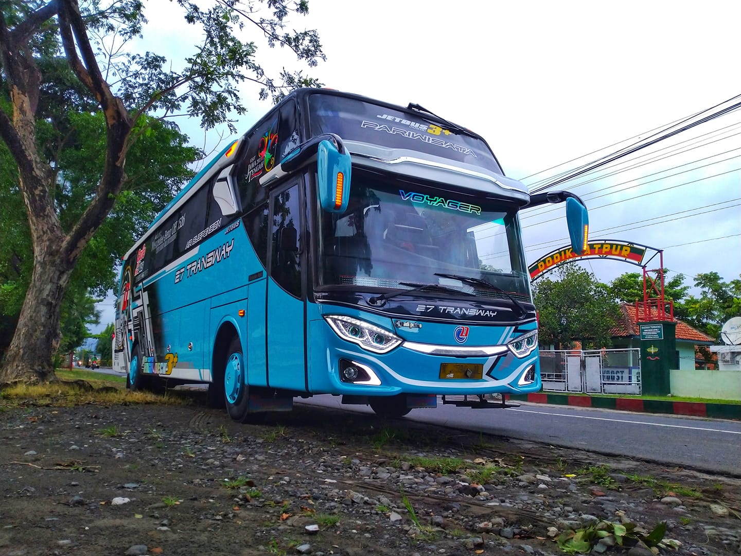 Bus Pariwisata 27 Transway Klaten | Klaten