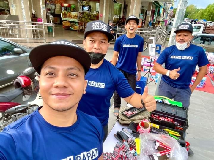 HARGA RAPAT - Kompleks Niaga Parit Raja bos! Hari ni dan...