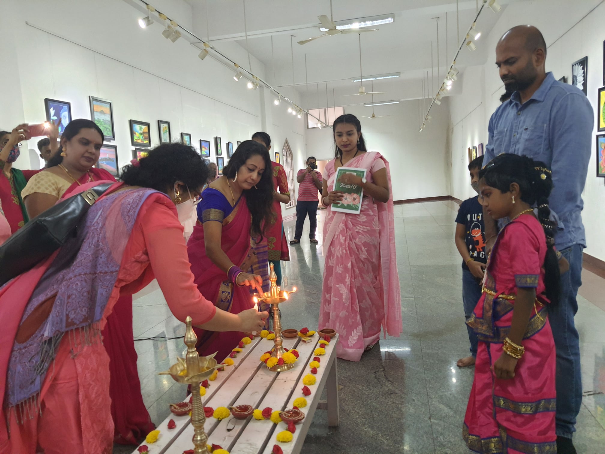 Rangoli... - Rangoli Metro Art Center ರಂಗೋಲಿ ಮೆಟ್ರೋ ಕಲಾ ಕೇಂದ್ರ