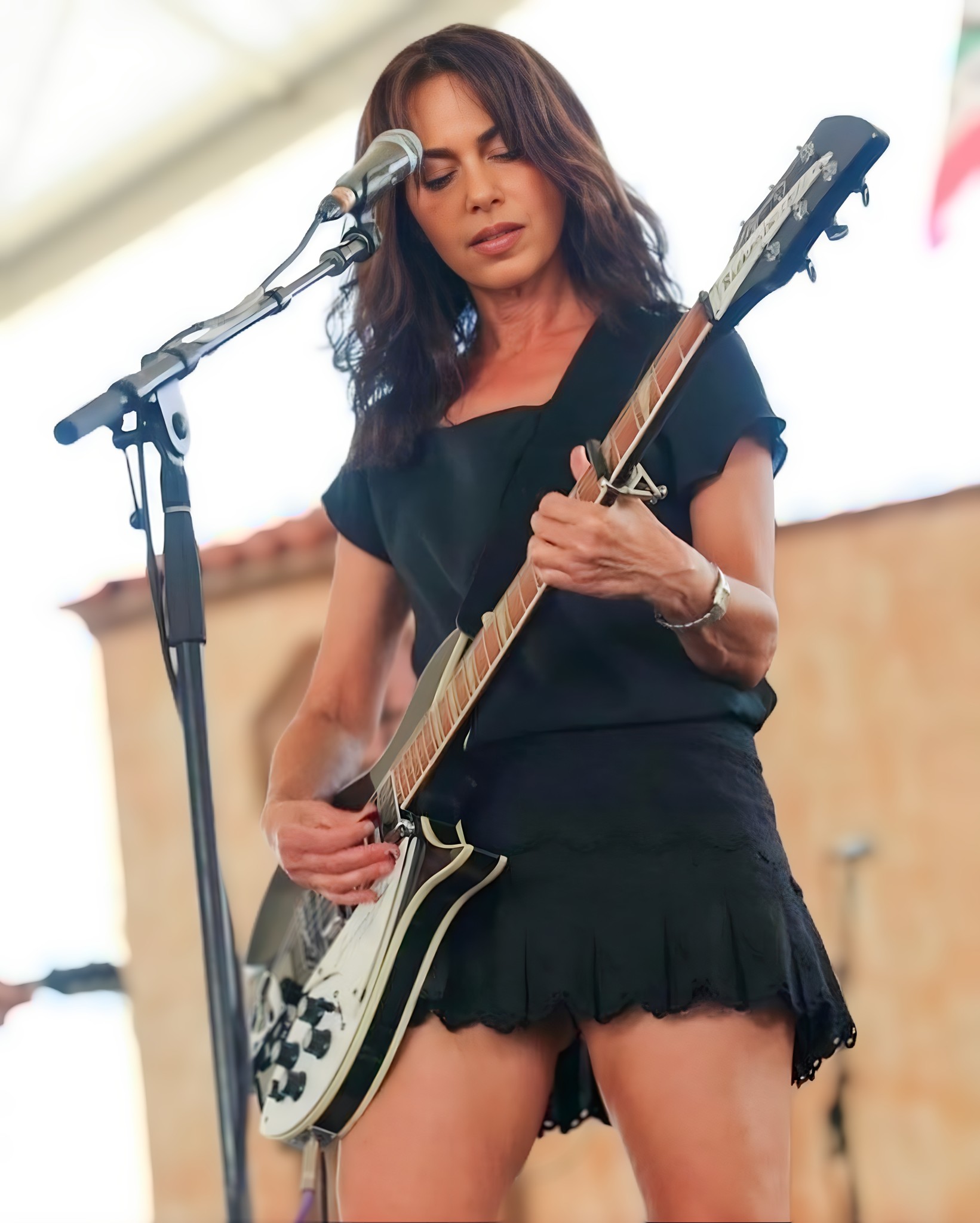 Susanna Hoffs, vocalist and rhythm guitarist for the rock group 