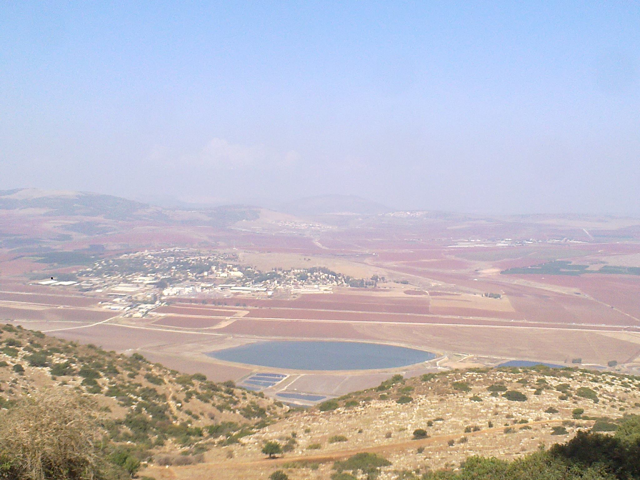 ‎מסלולים: מעיינות ומסלולי מים, 370 מעיינות ו-45 מסלולי מים‎ added a new ...