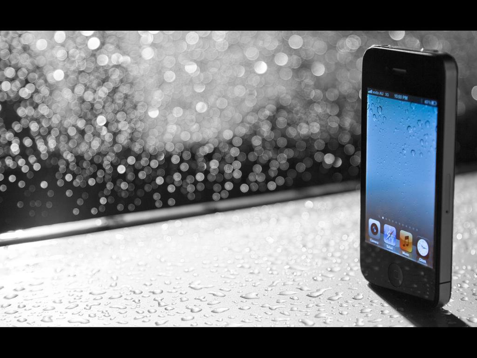 Телефон боком. Смартфон с боку. Iphone с боку. Дождь из айфонов. Эффект боке на смартфоне самсунг