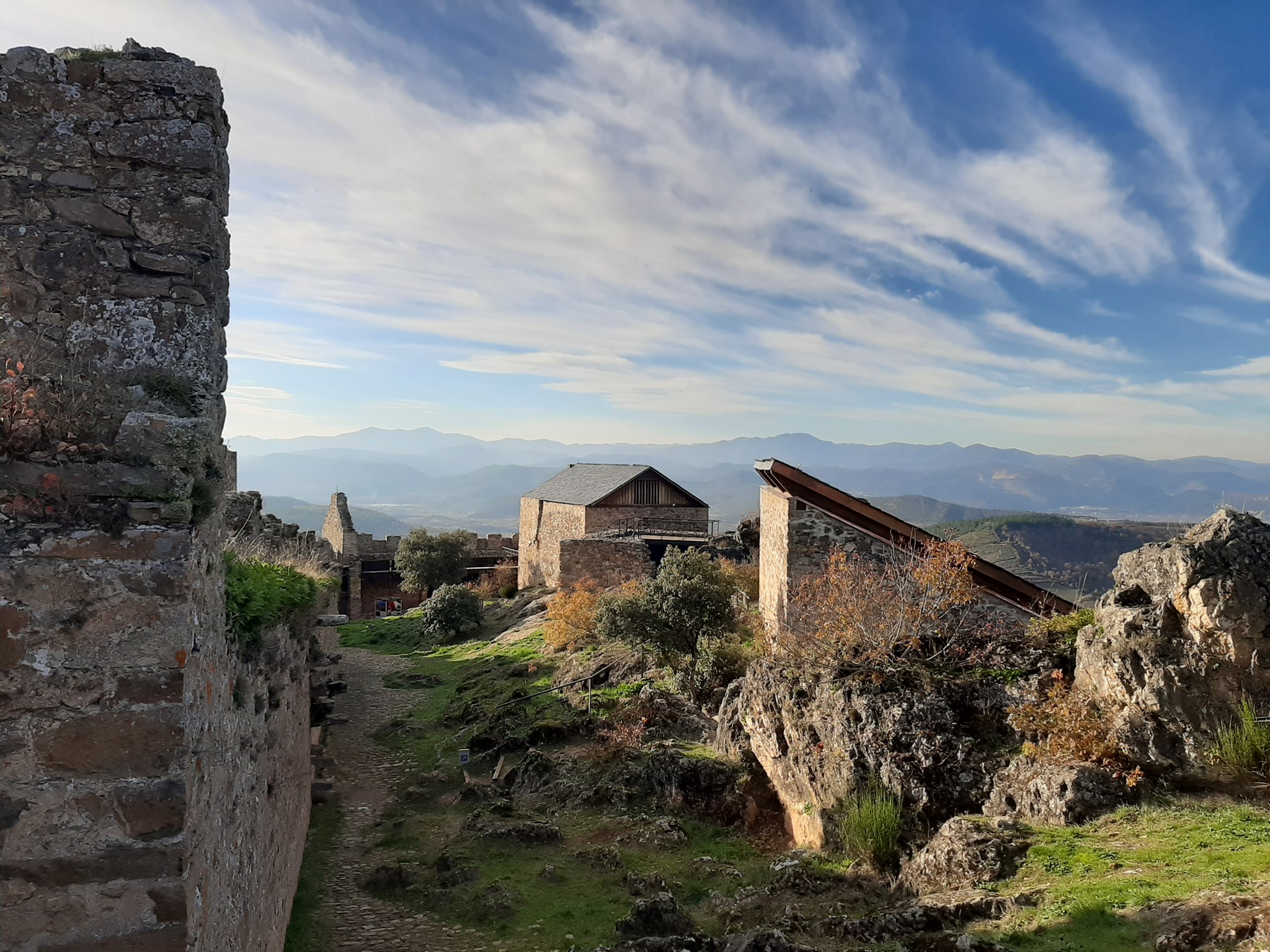 asociaci-n-asociaci-n-de-amigos-del-castillo-de-montju-c