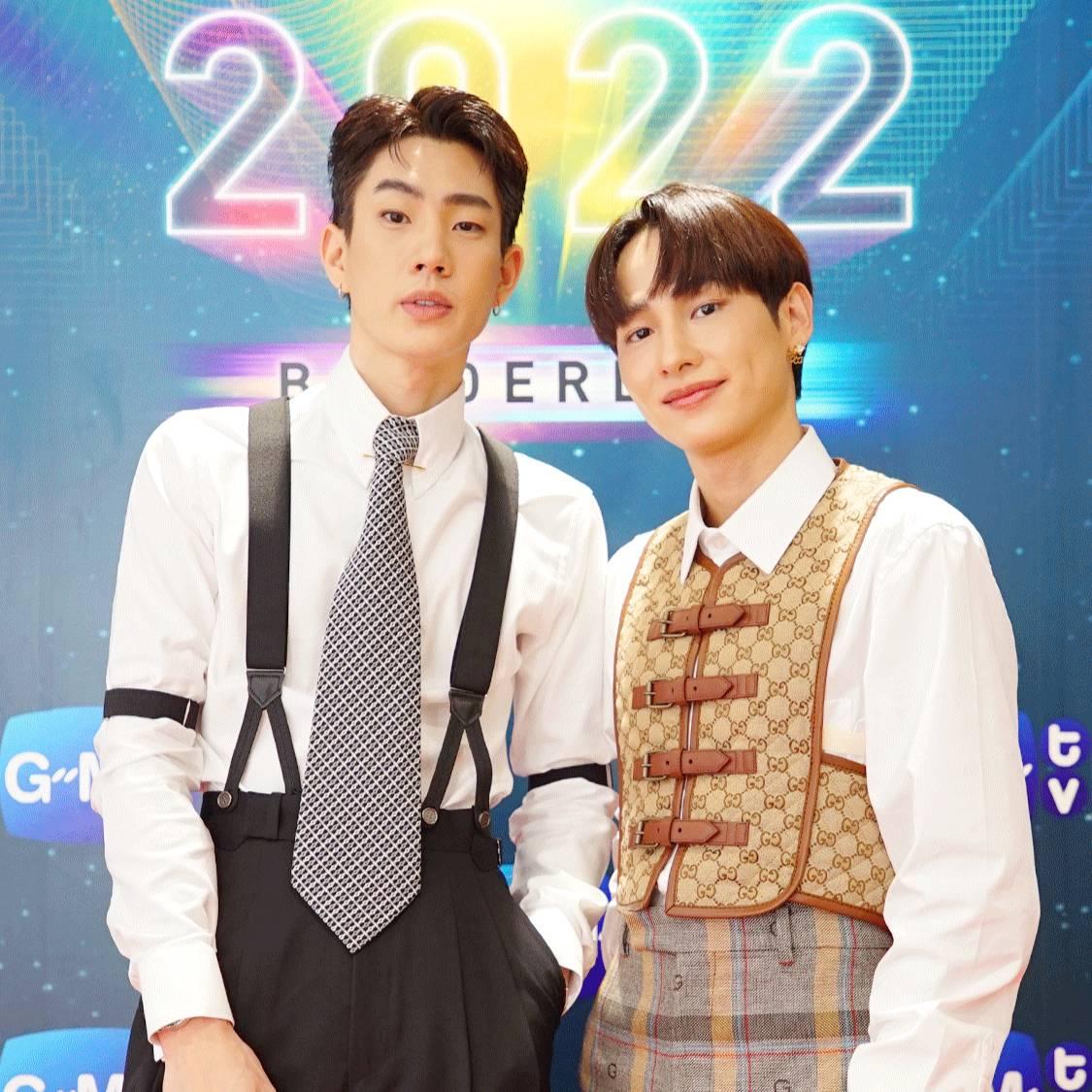 アイドル BrightWin KristSingto TayNew LOL GMMTV THE FOUR LEGENDS OF GMMTV ❤💚💙🤍 #KristSingto #OffGun #TayNew