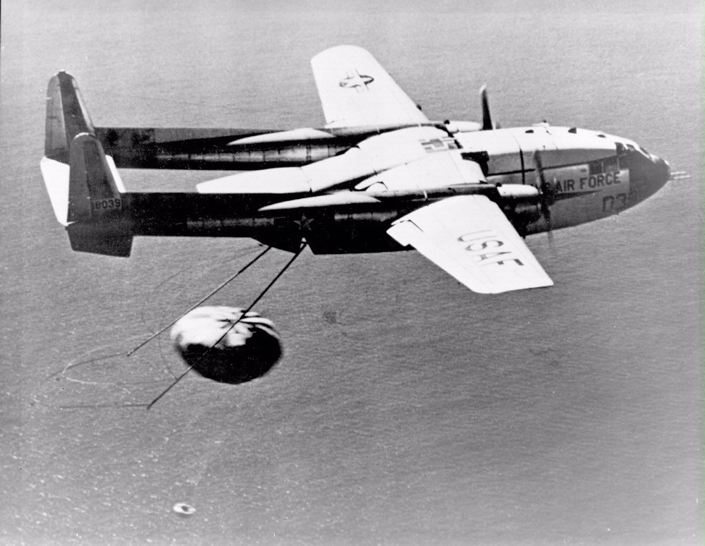 ボックス　航空機 Fairchild C-119J FLYING BOXCAR built in Hagerstown, MD