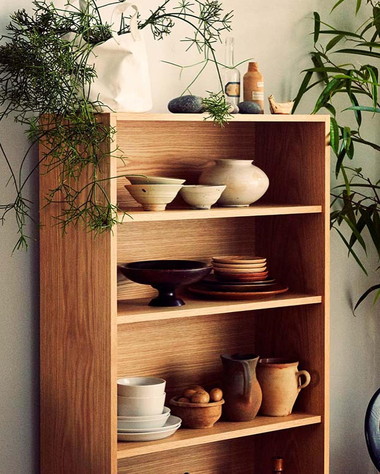 こちらはSTILT SHELF（スティルトシェルフ）。 