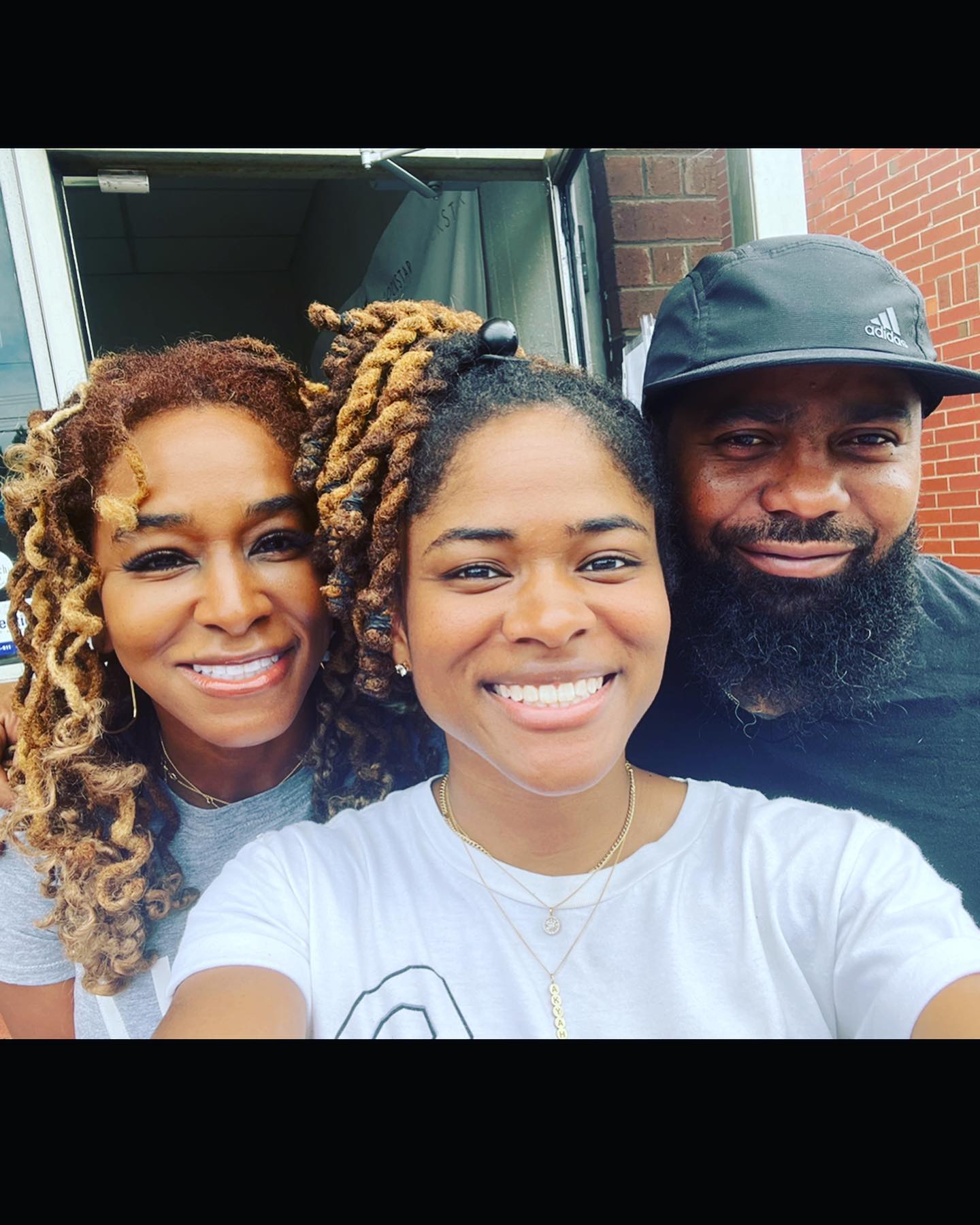 Lockstar Lifestyle natural salon & retail