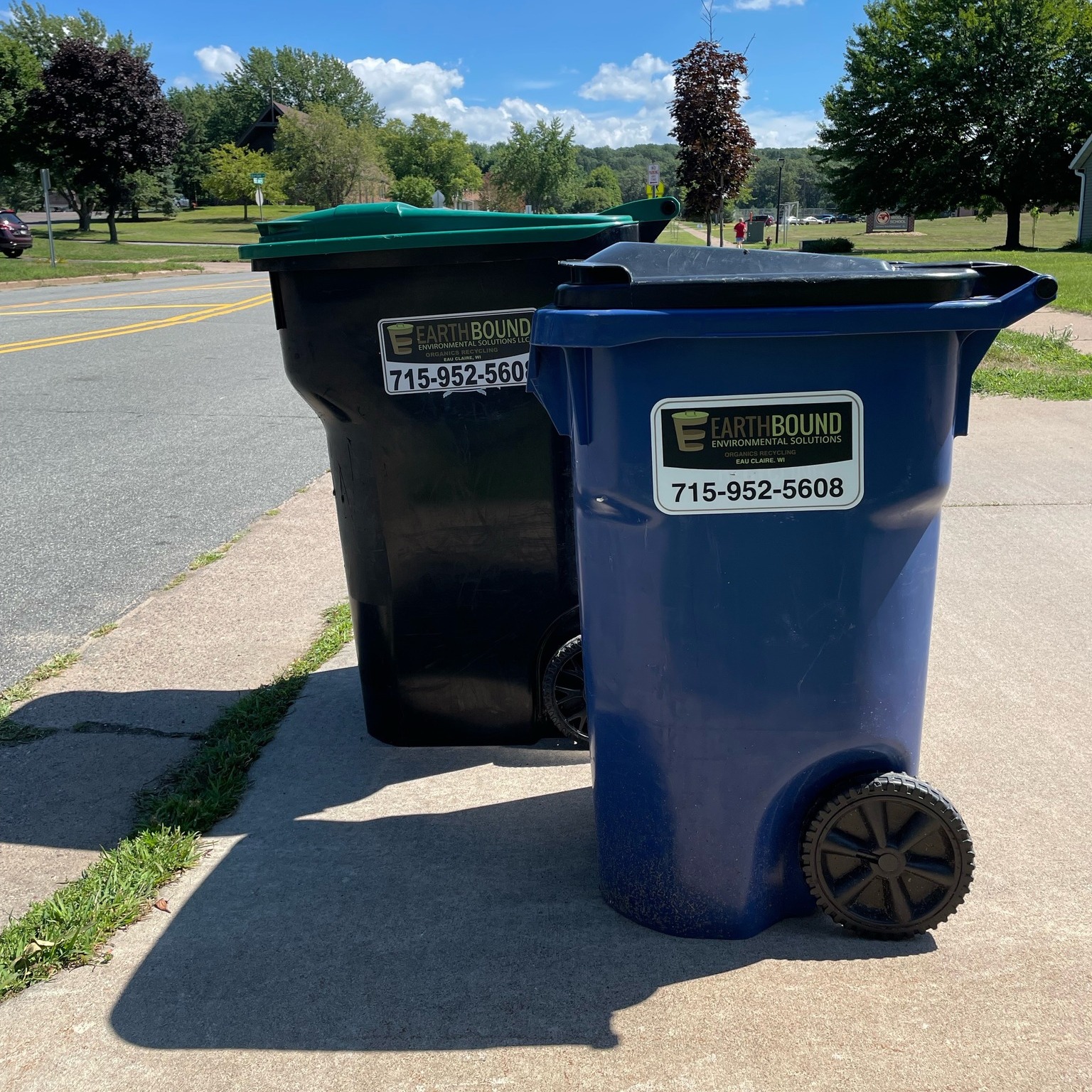 Litterally what everyone thinks the compost truck sounds like ...