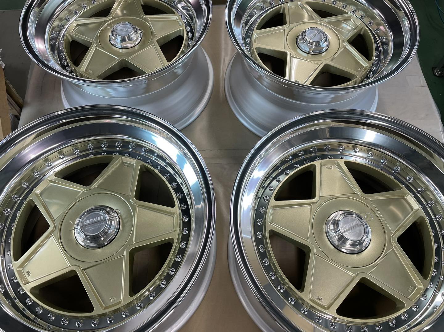 CHEVLON RACING S2 (COVERDE) 「シェブロンS2」の追加サイズ。 18 