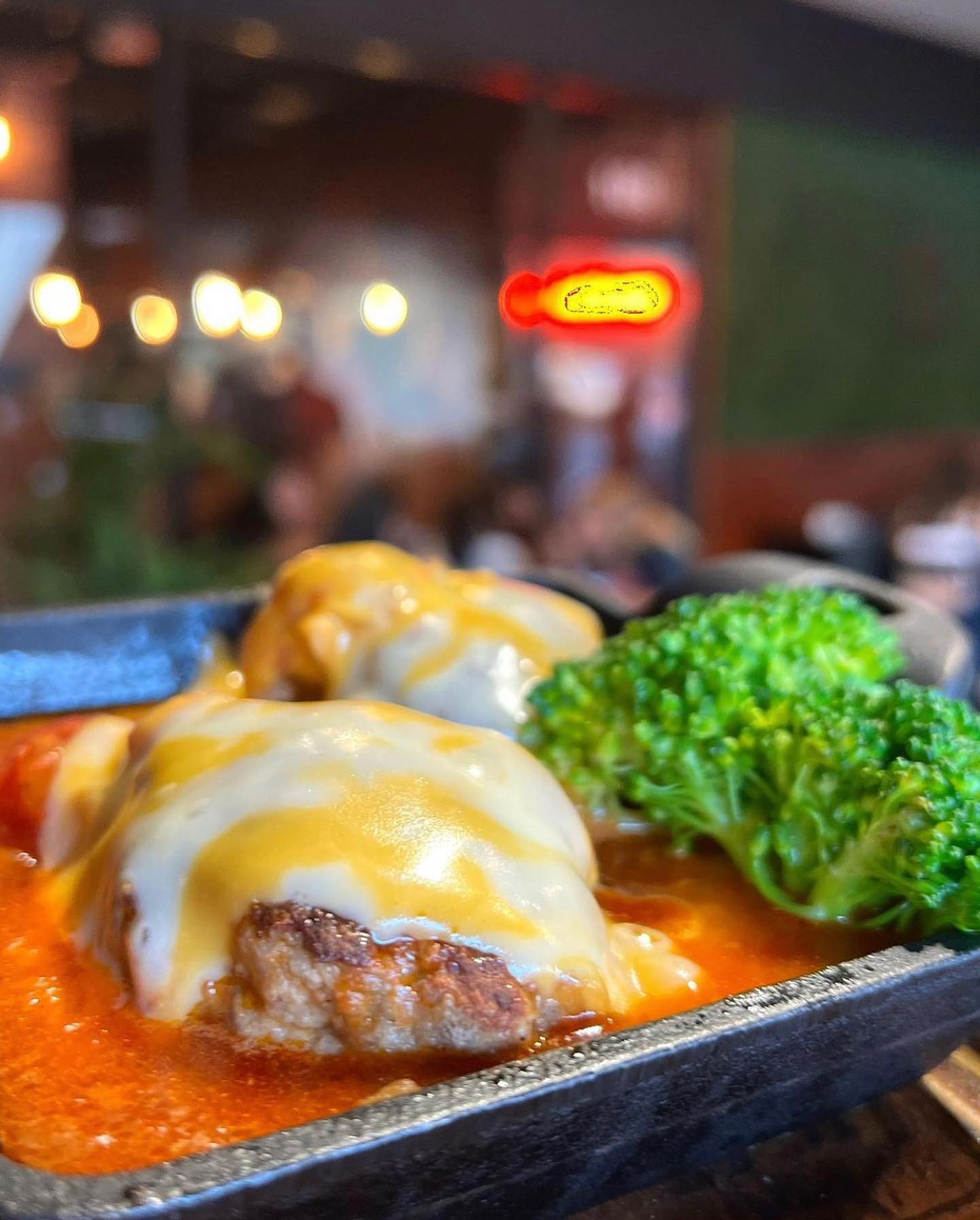 じぇにい様　フード JINYA - Have you tried one of our new menu items - KOBE Hamburger