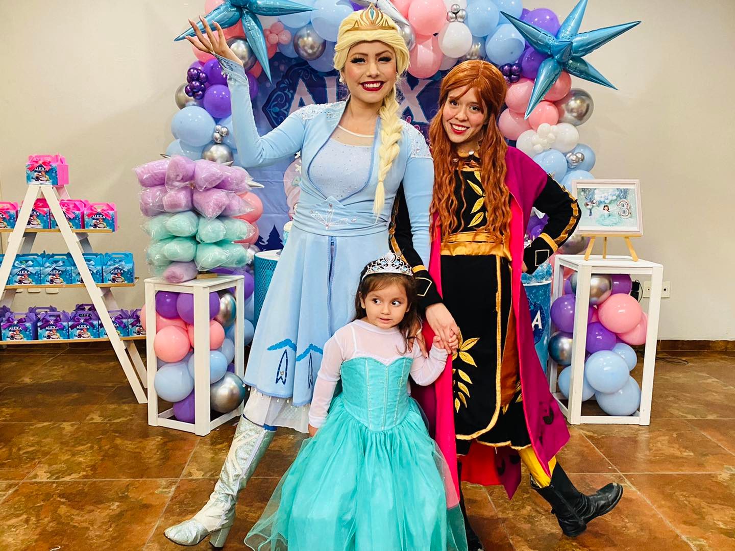 🎈🎈🎊🎉🥳La hermosa princesita Alexa, fue... - Mundo fantástico