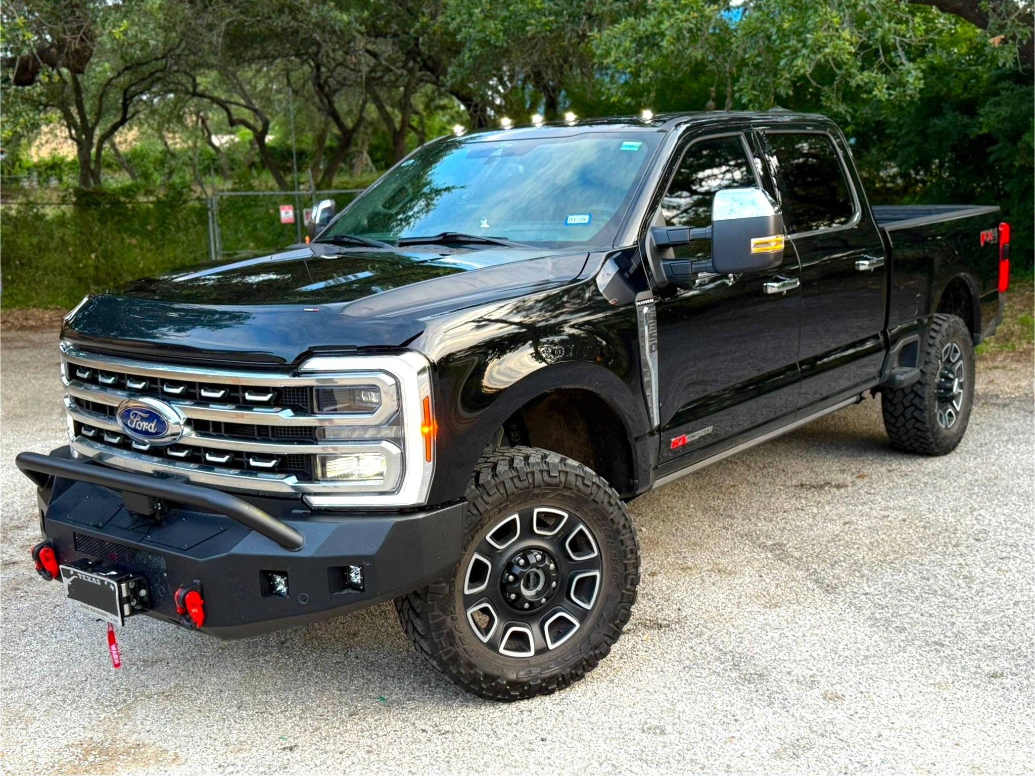 🚨 2024 Ford F350 all lit up thanks to a factory light strobe