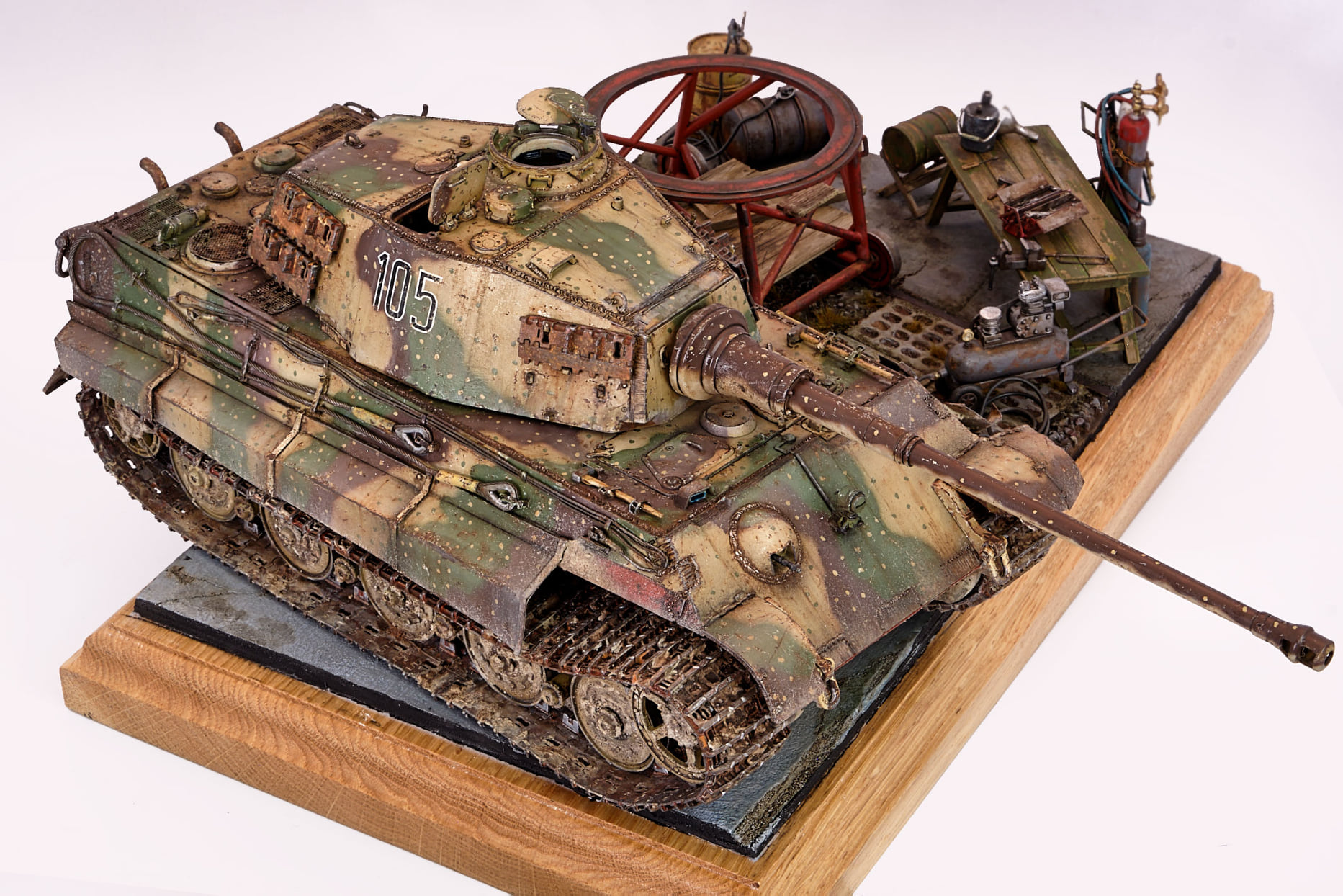 Takom 1:35 King Tiger SD.KFZ.182 model kit review