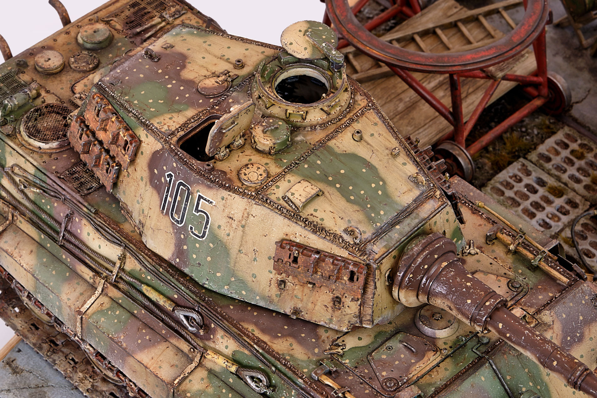 Takom 1:35 King Tiger SD.KFZ.182 model kit review
