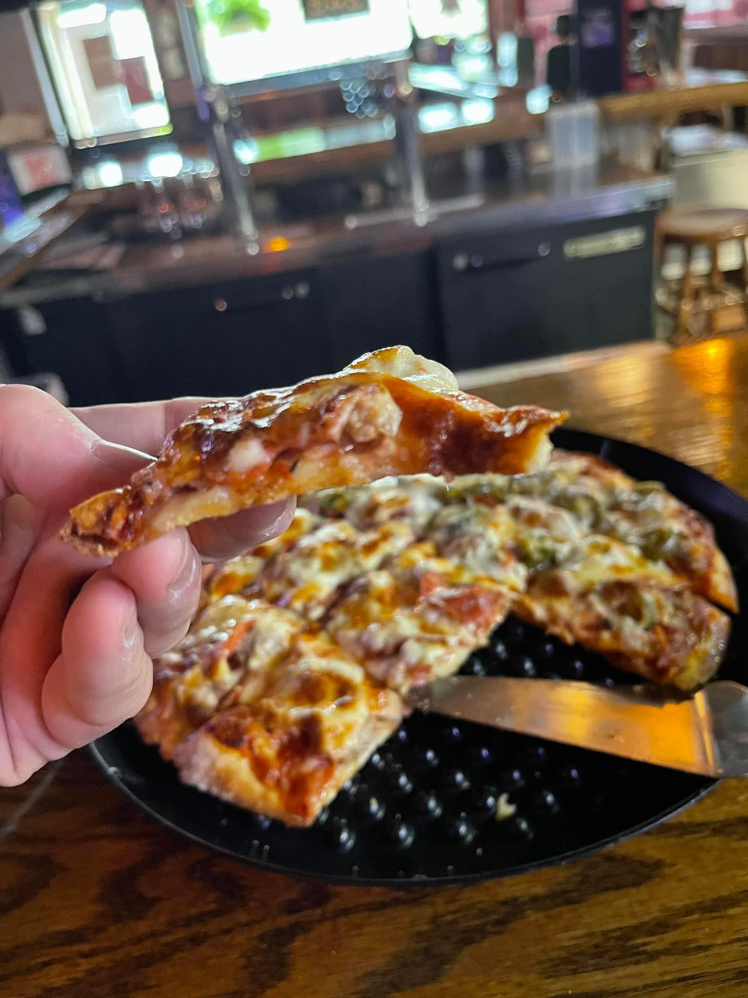 Review of Nick's Pizza in Chicago Ridge, IL, for Thin Crust Pizza