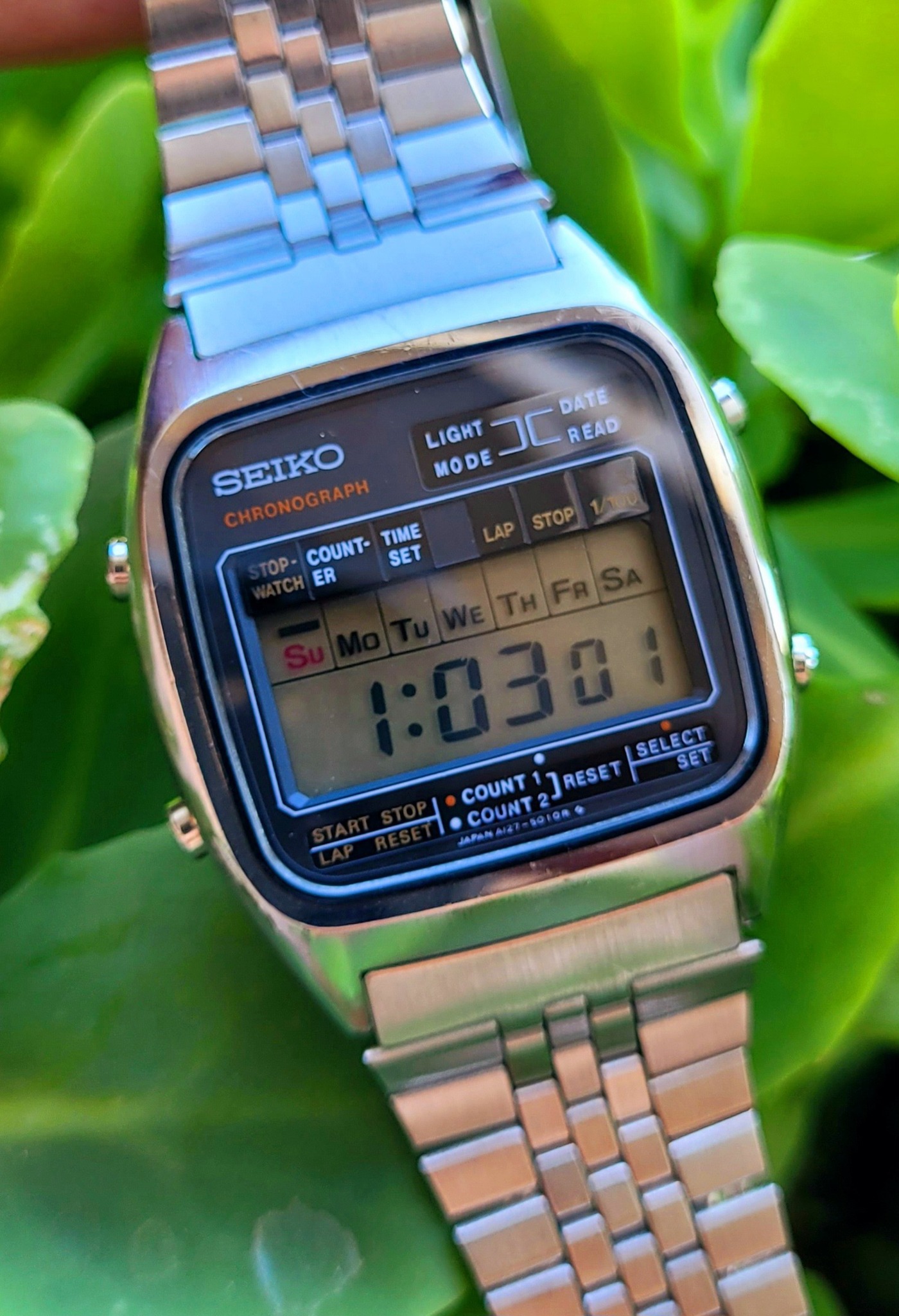 Seiko A239-502A World Time from 1979. Dual layer LCD screen allows 