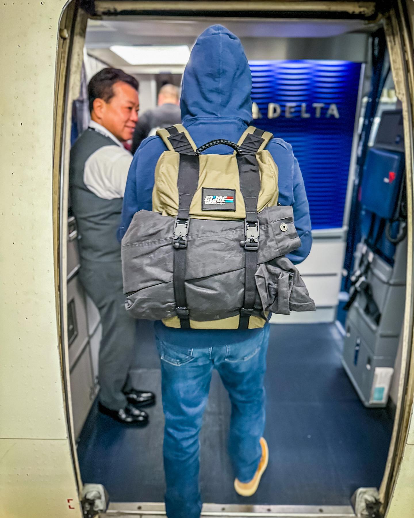 backpack for 4 days travel 4Monster Hiking Lightweight 16L + 24L Blue / Purple 4Monster Hiking Daypack A Front Zipper Pocket And One backpack for a 4-day