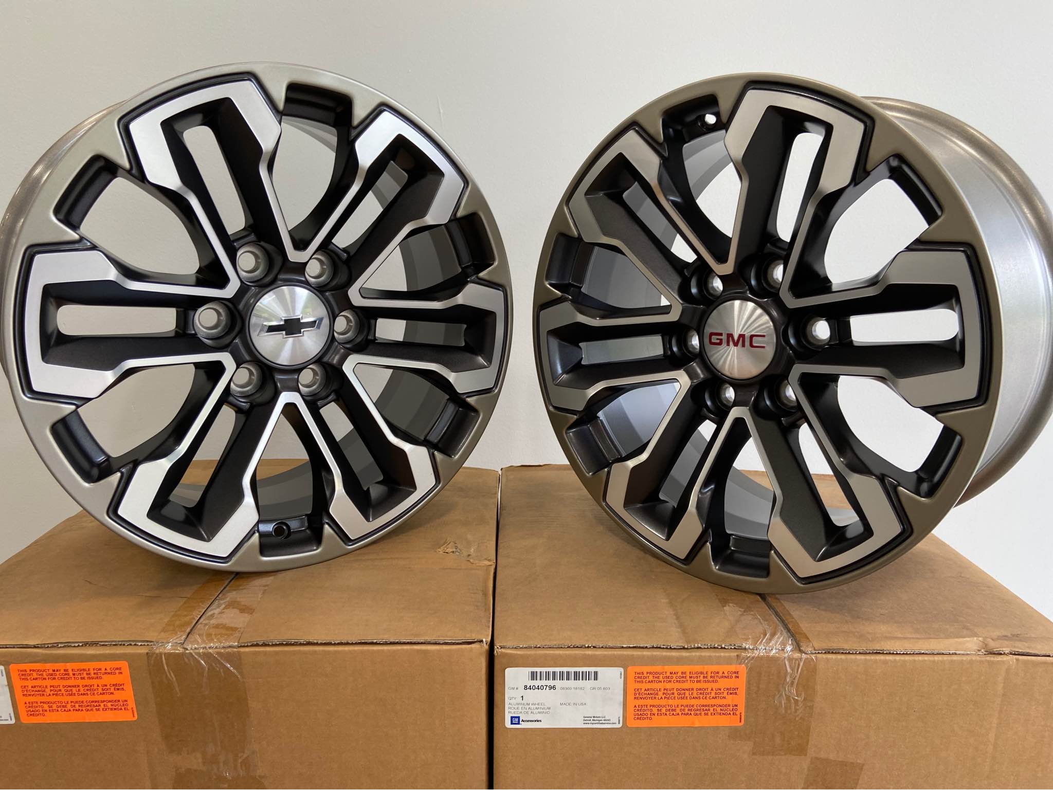 4x Chrome Wheel Center Caps – Fits 2015-2020 Cadillac Escalade, OEM 23432315 Style