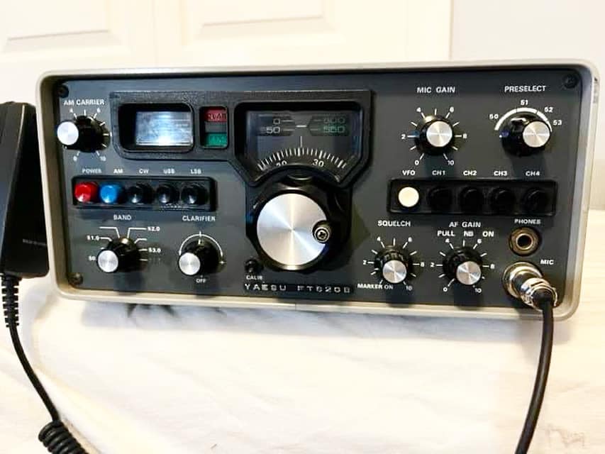 Yaesu FT-102 HF transceiver features and specifications