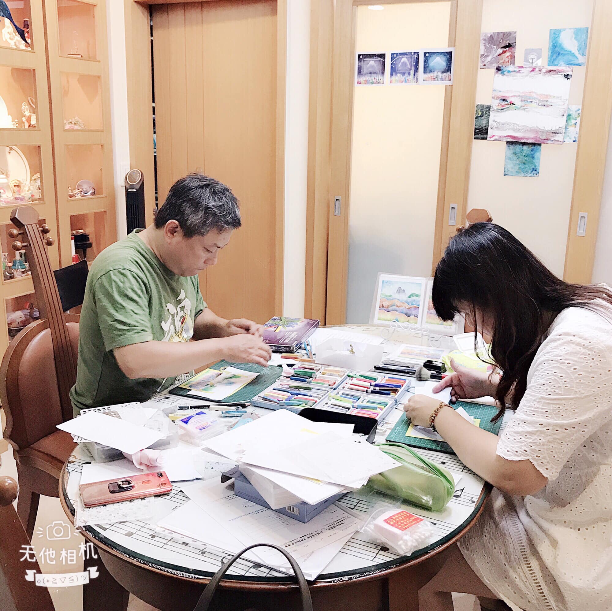 🎉恭喜日本和諧粉彩正指導師認證培訓課程結業🎉 特地從中南部北上的學生... - Felix & Rena Art流體藝術 | Facebook