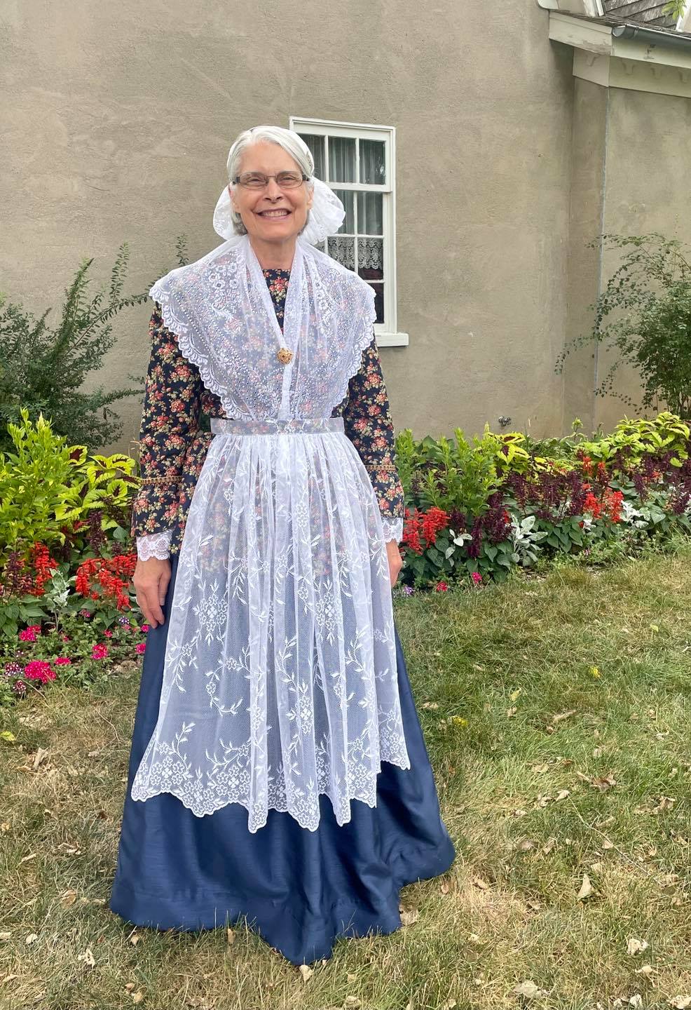 dutch traditional dress Pella Historical Museums' Phyllis Zylstra apprentice completes Friesland costume Dutch national dress Color:Black-Ivory collection:SummerStaples Womens Summer Casual Loose Prices vary by size