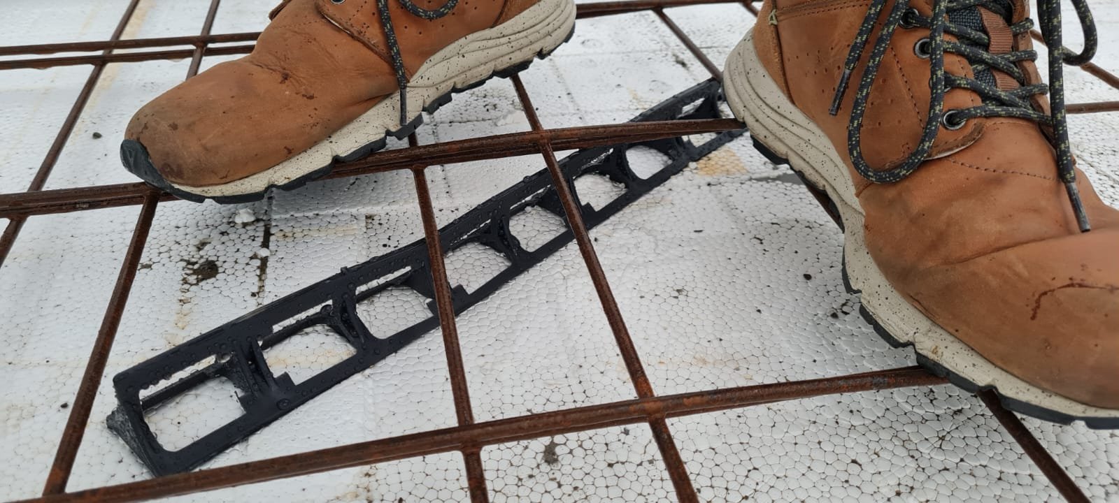The Castle Raft Rail in... - Castle Concrete Accessories