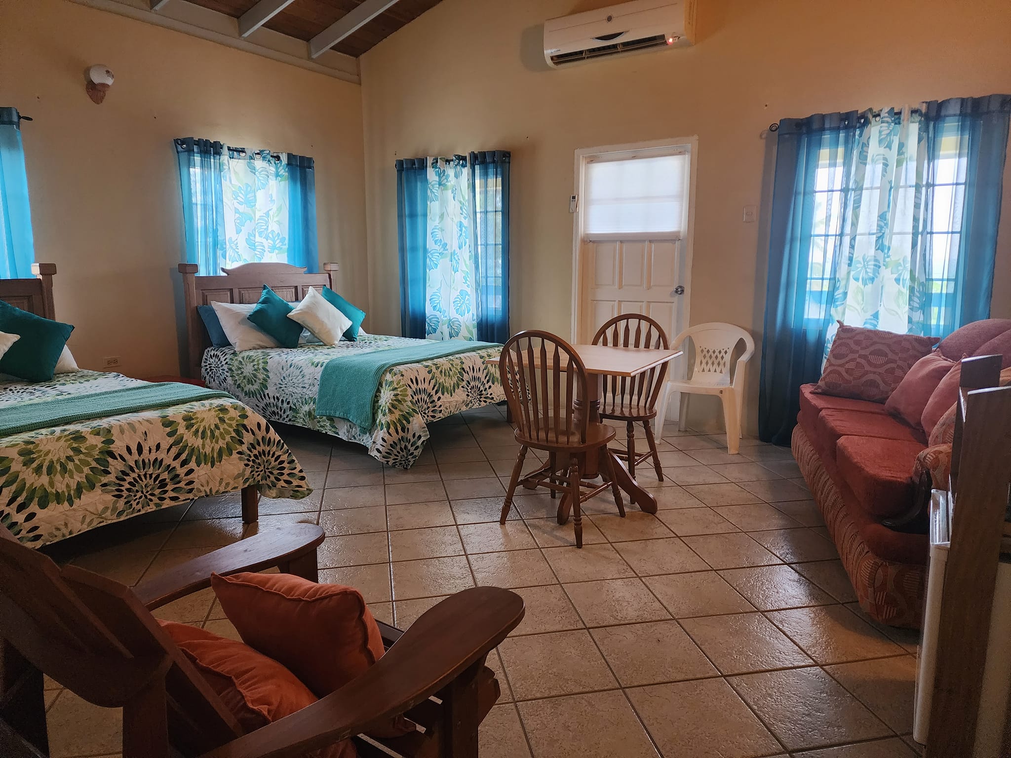 Ivory House by the Sea | Rampanalgas