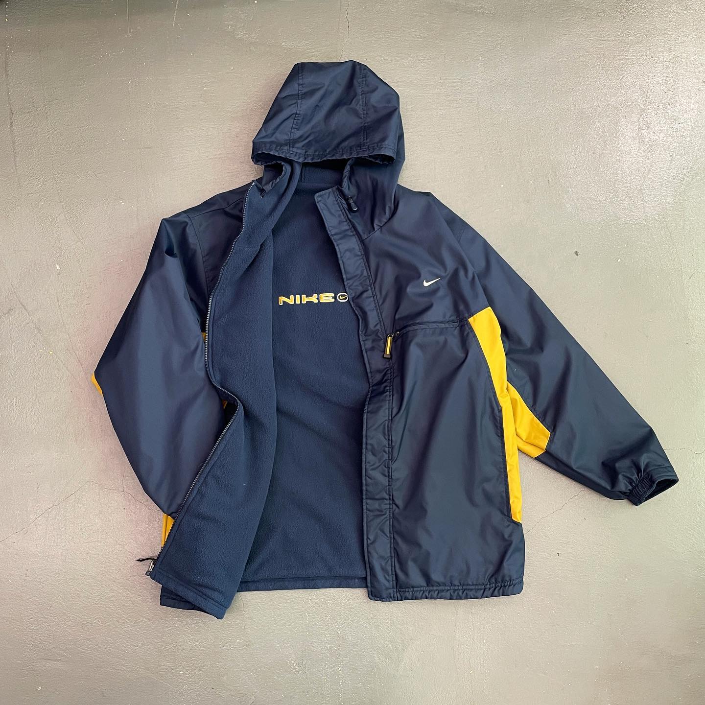 Nike Reversible Fleece / Nylon Coat Jacket. Size XL. Navy. In 
