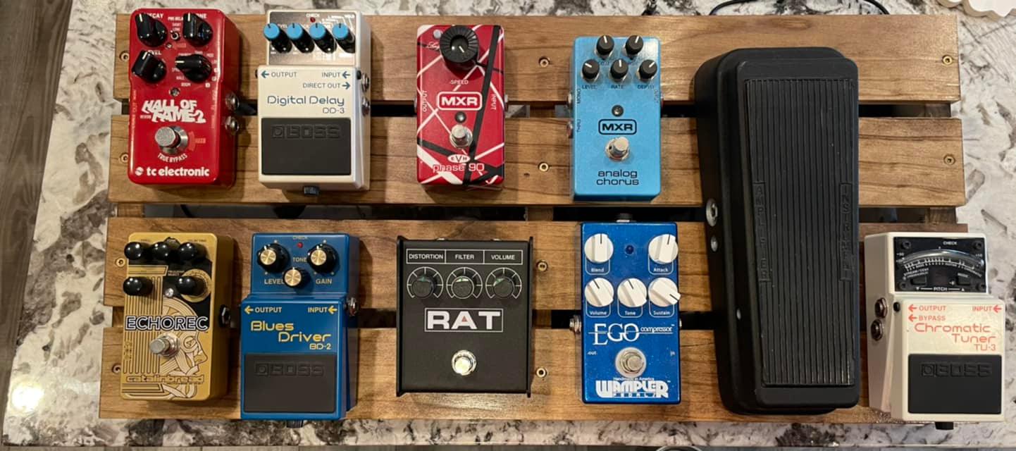 Lets talk about the Pedal Pawn Texan Twang. It sounds great both