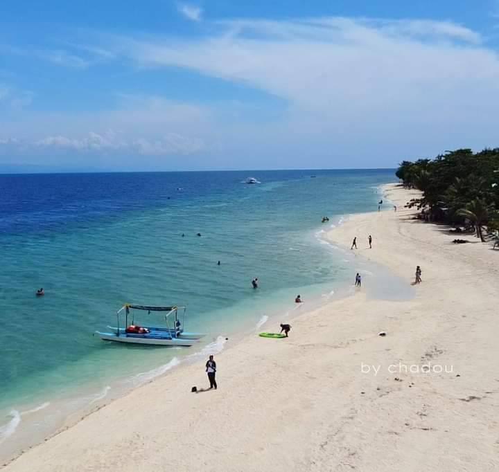 White Beach Basdaku, Moalboal Cebu | Moalboal